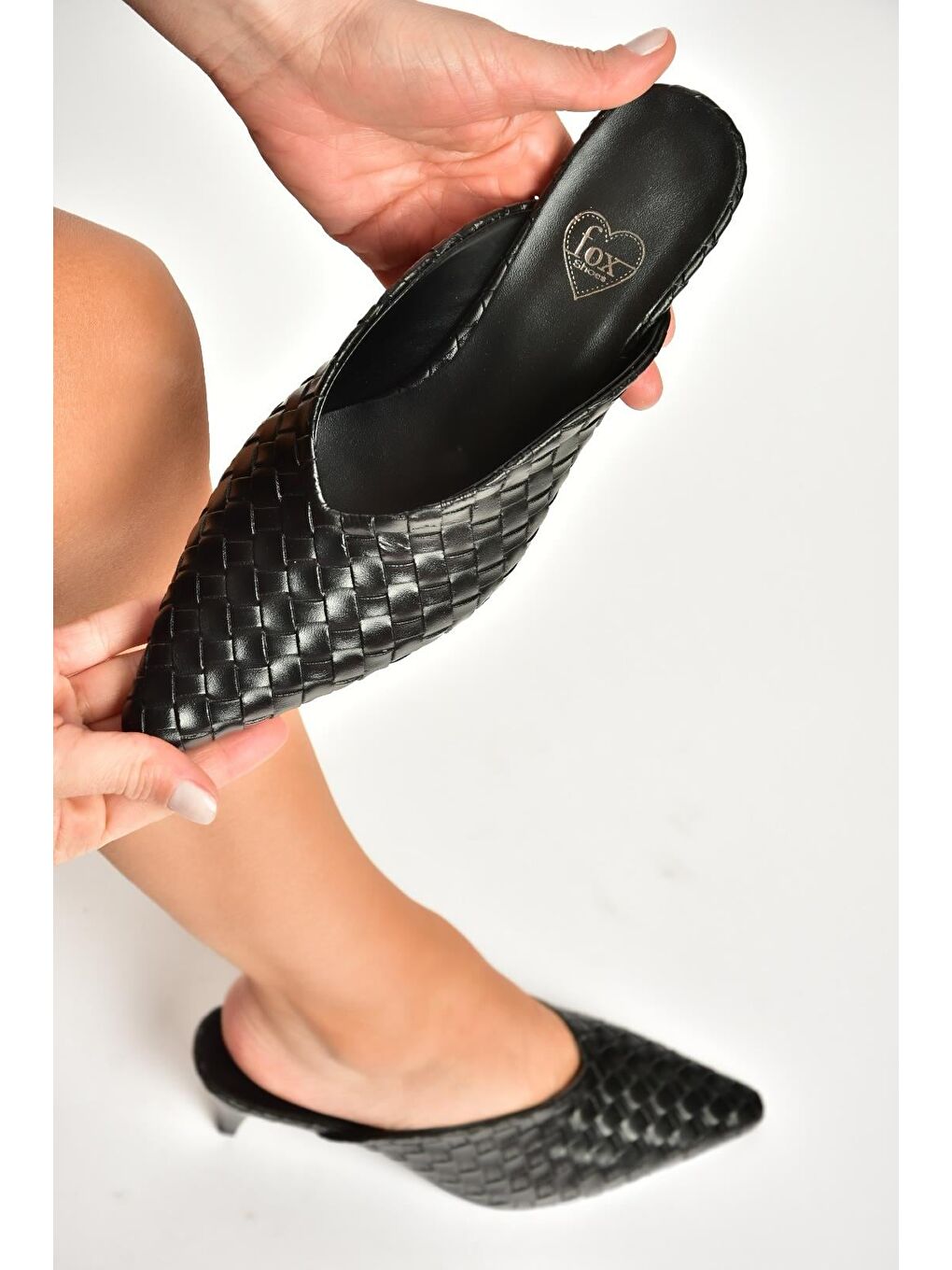 Siyah Kadın Terlik Y654660709-2