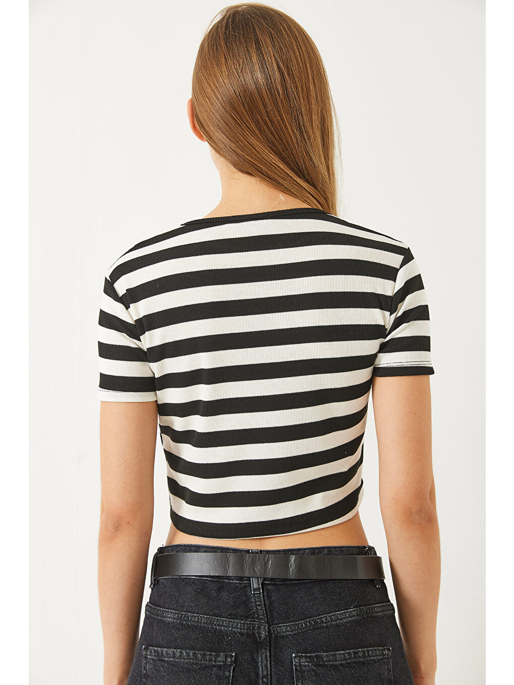 Siyah Kadın Bisiklet Yaka Çizgili Basic Crop T-Shirt-5