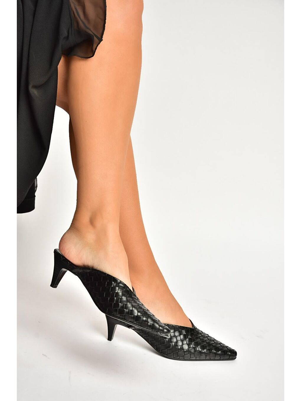 Siyah Kadın Terlik Y654660709-4