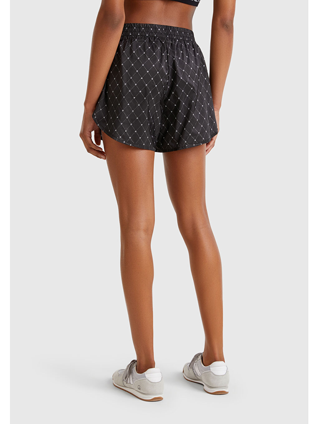 Kadın Siyah Desenli Beli Lastikli Wide Leg Şort-1