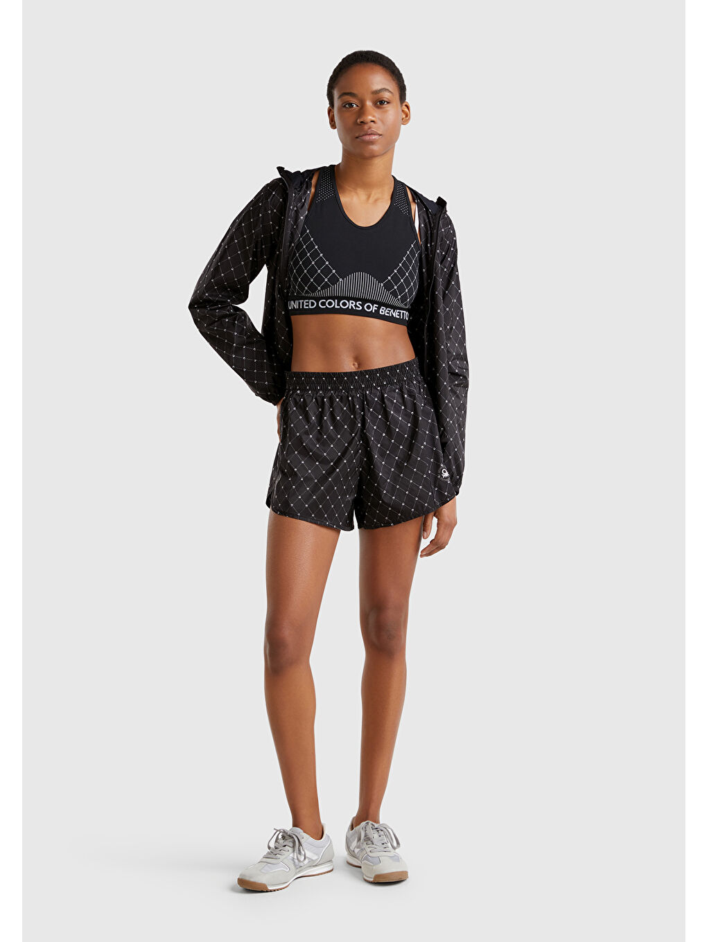 Kadın Siyah Desenli Beli Lastikli Wide Leg Şort-3