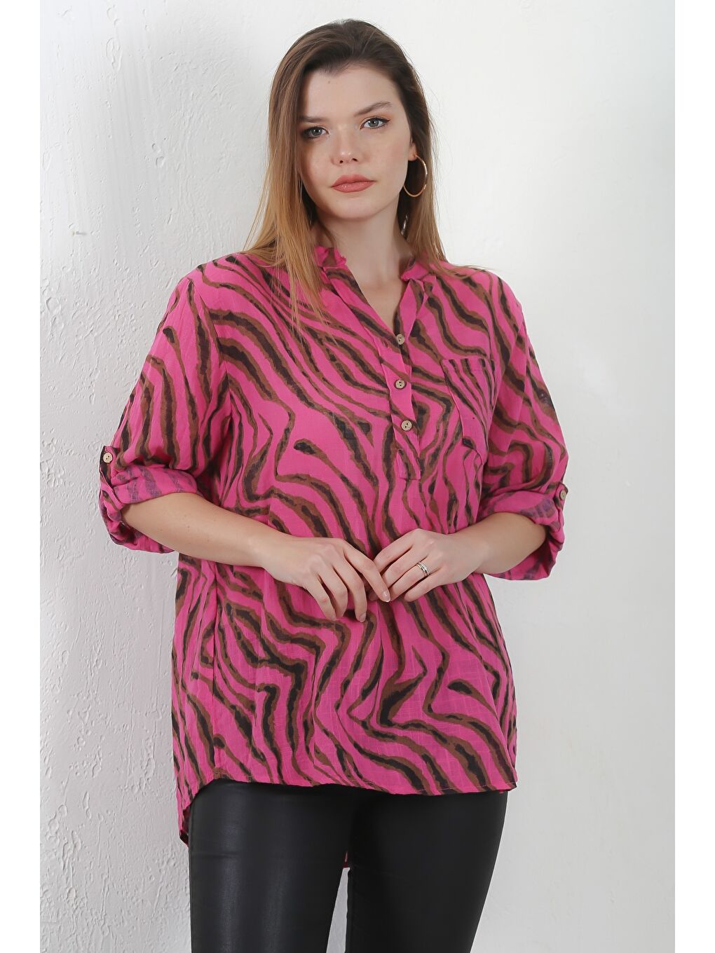 İtalyan Fuşya Hakim Yaka Düğmeli 3/4 Kol Cepli Casual Keten Karışımlı Dokuma Bluz