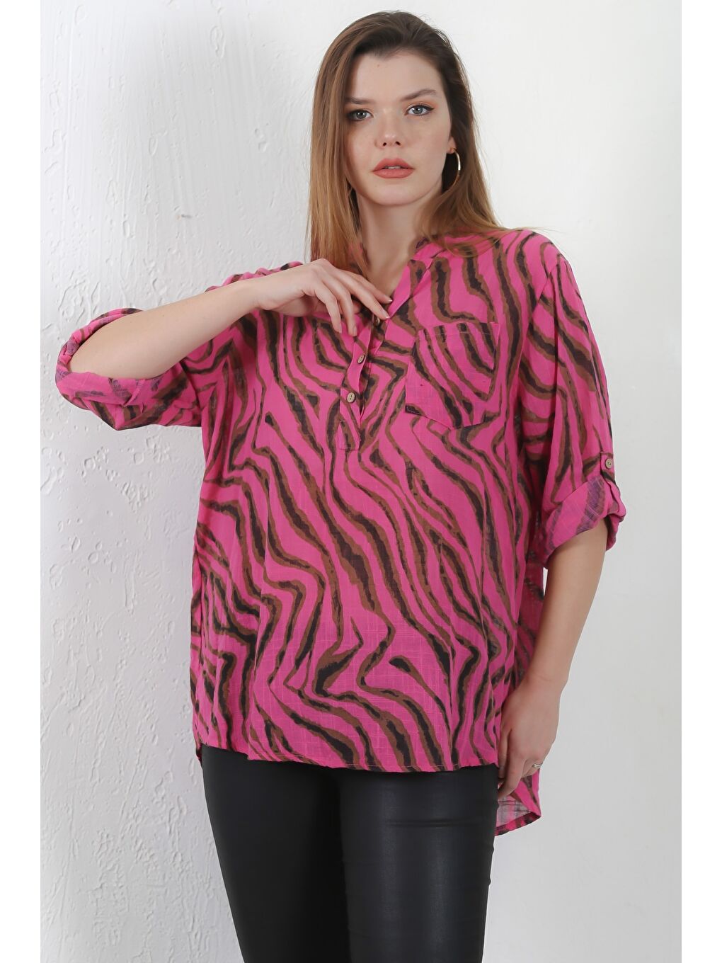 İtalyan Fuşya Hakim Yaka Düğmeli 3/4 Kol Cepli Casual Keten Karışımlı Dokuma Bluz-1