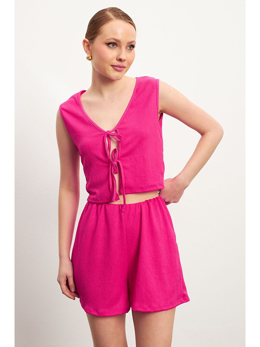 Kadın Fuşya Bağlamalı Kolsuz Krinkıl Şortlu Takım