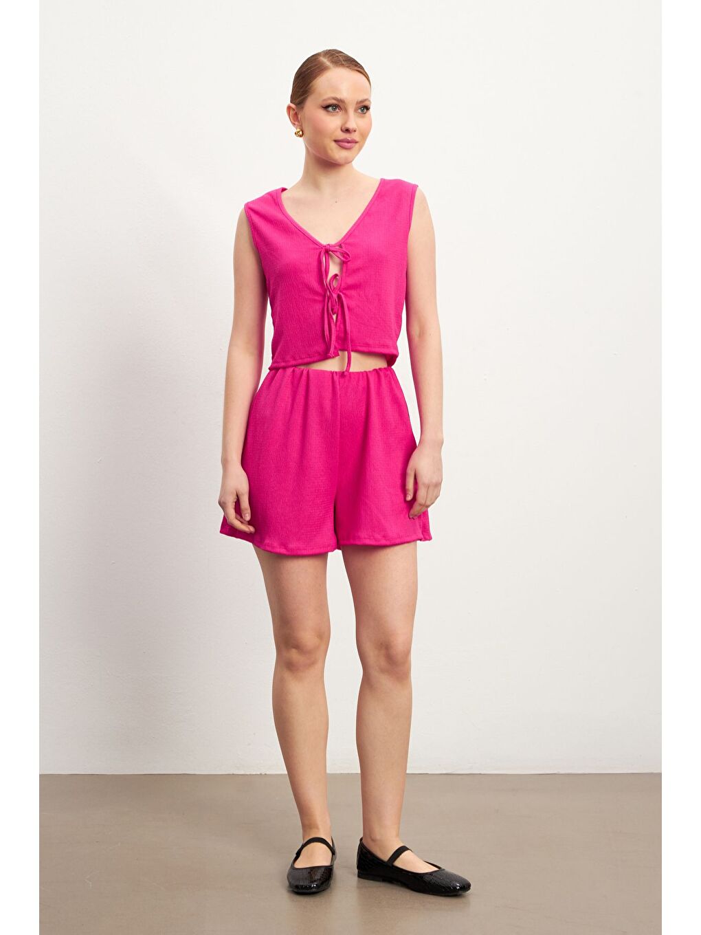 Kadın Fuşya Bağlamalı Kolsuz Krinkıl Şortlu Takım-1