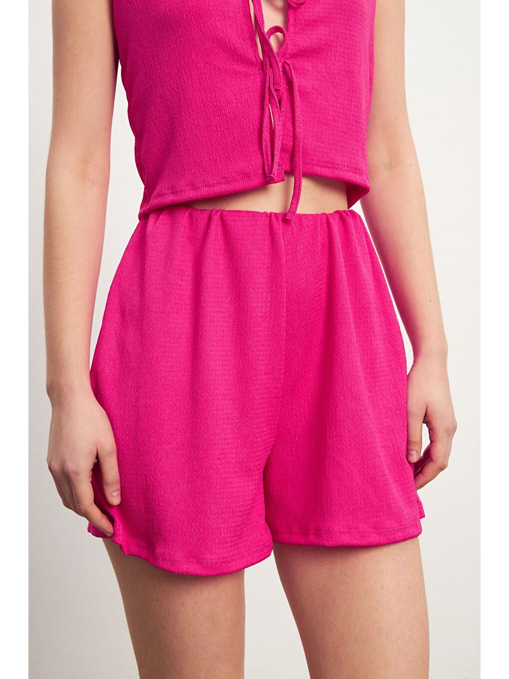 Kadın Fuşya Bağlamalı Kolsuz Krinkıl Şortlu Takım-5