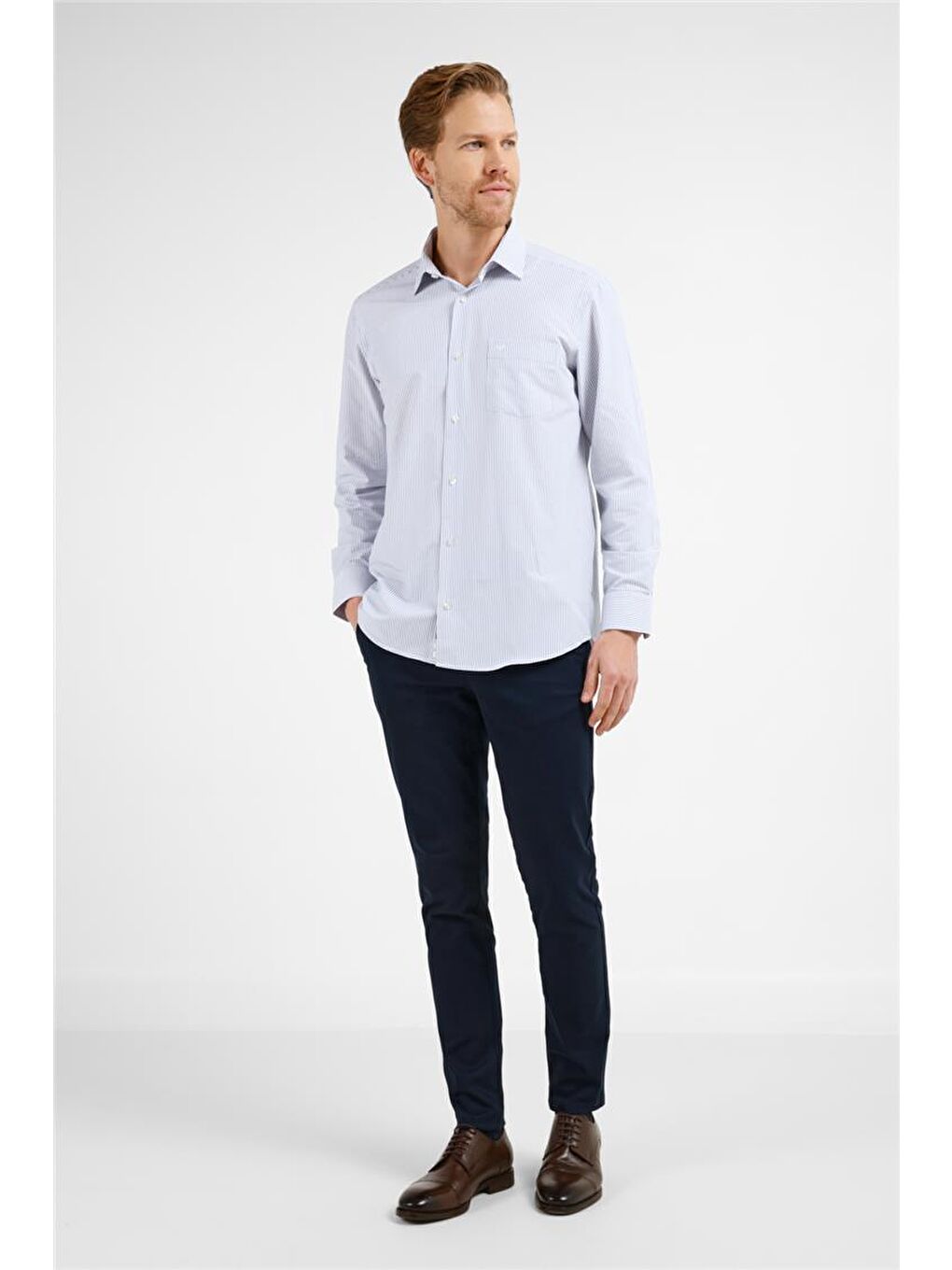 Beyaz - Lacivert Çizgili Desen Sert Yaka Uzun Kol Cepli Comfort Fit Pamuklu Gömlek 1004255281-1