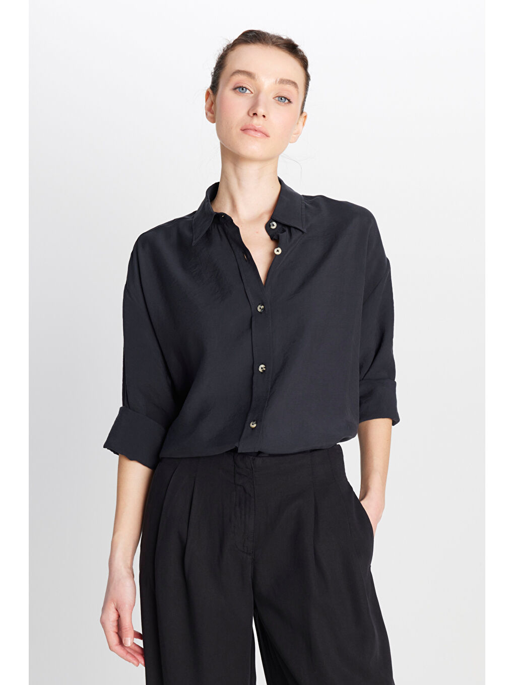 Loose Fit Rahat Kesim Siyah Gömlek