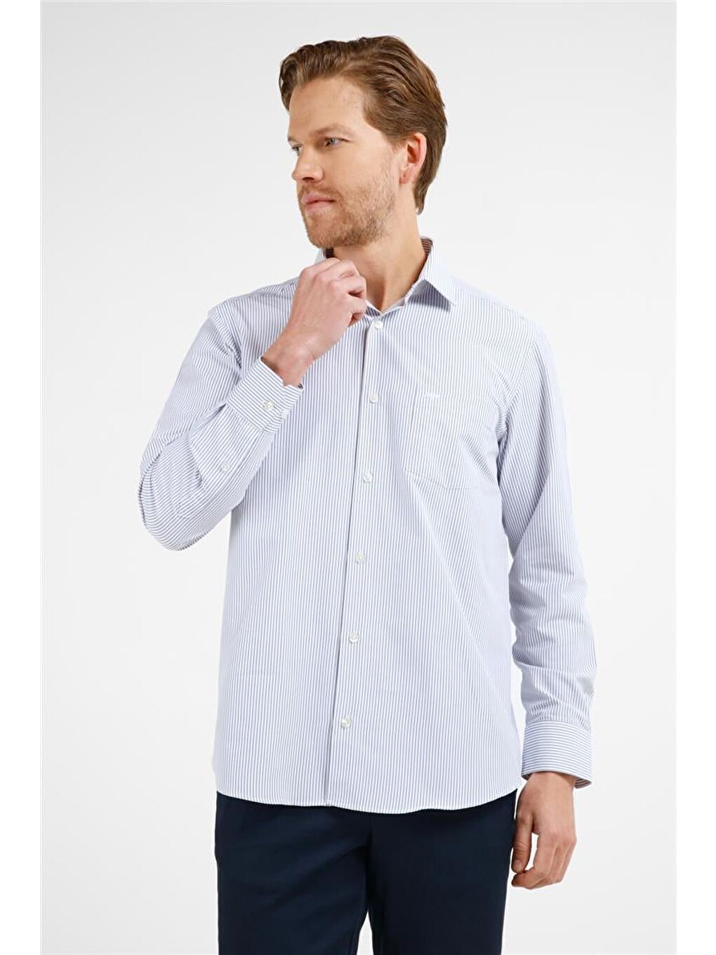 Beyaz - Lacivert Çizgili Desen Sert Yaka Uzun Kol Cepli Comfort Fit Pamuklu Gömlek 1004255281-2
