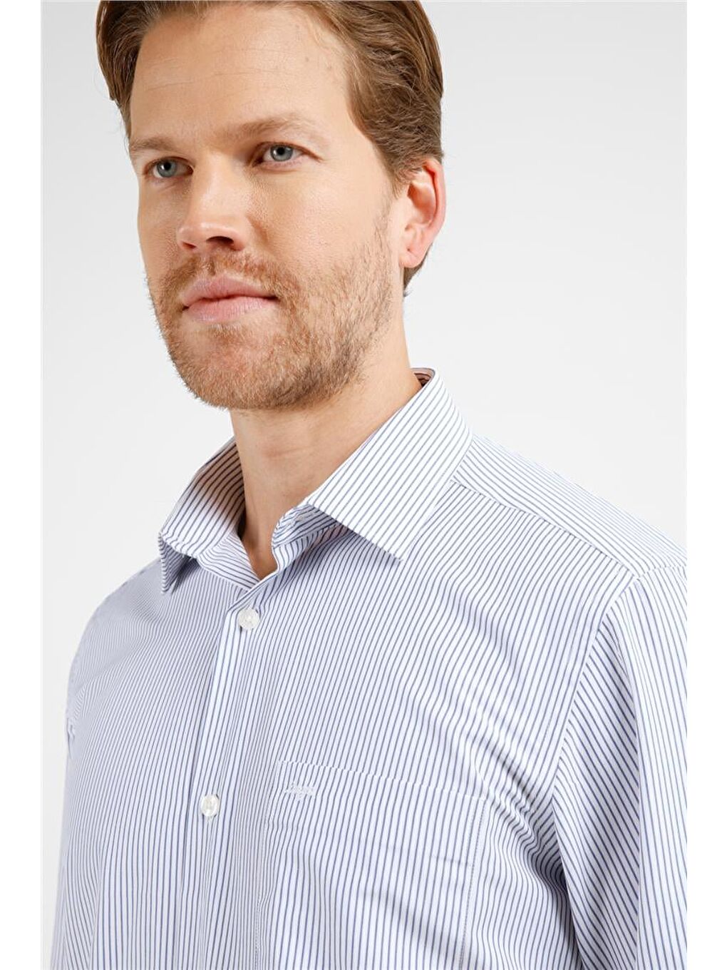 Beyaz - Lacivert Çizgili Desen Sert Yaka Uzun Kol Cepli Comfort Fit Pamuklu Gömlek 1004255281-3
