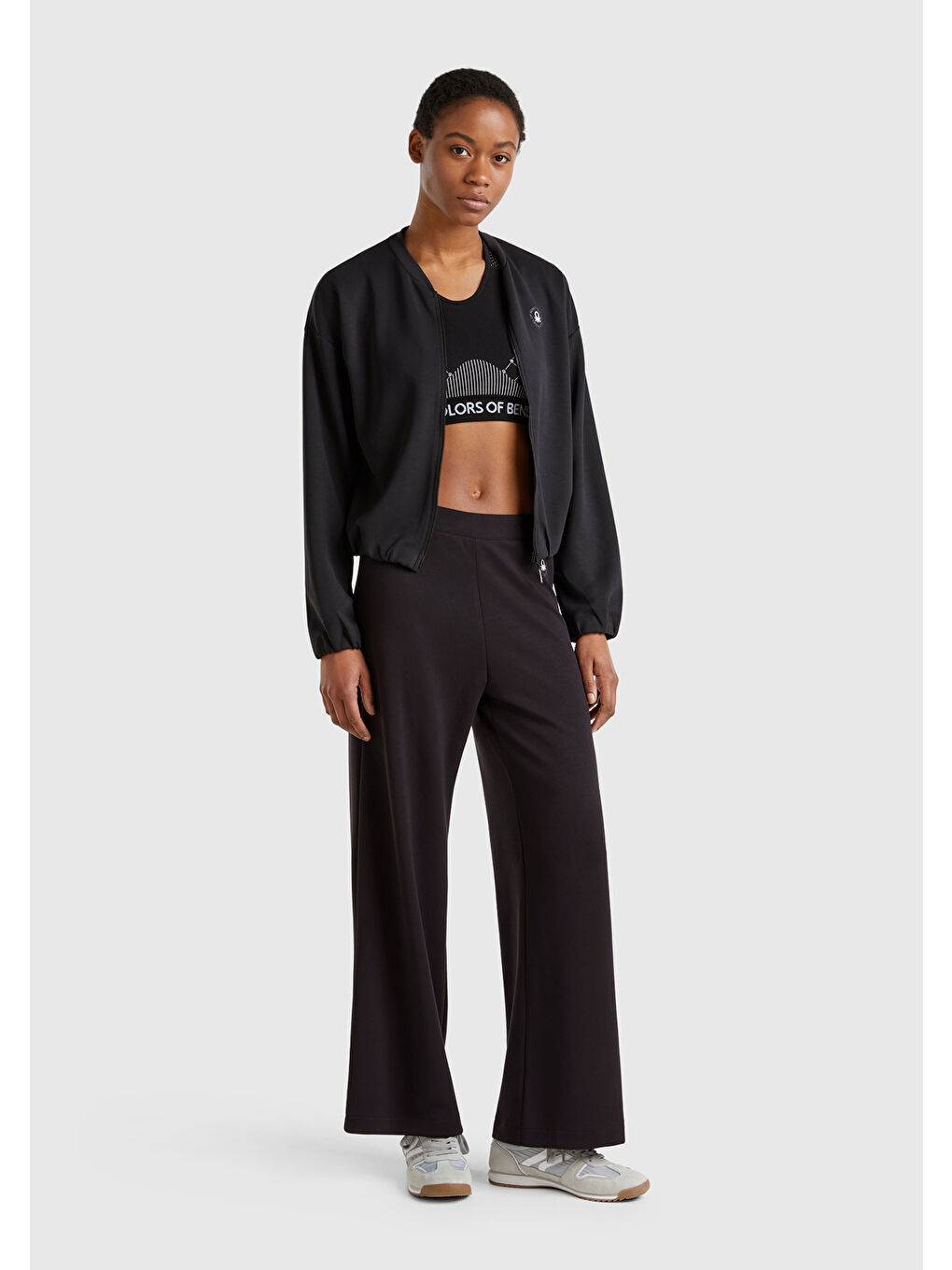 Kadın Siyah Logo Baskılı Beli Lastikli Bol Kesim Eşofman Altı-4