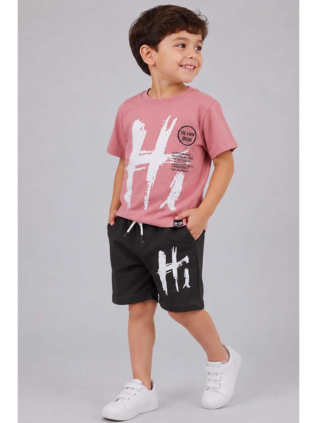 Pembe Erkek Çocuk Üzerinde Digital Hi Baskılı Penye Pudra T-shirt Şortlu Takım-1