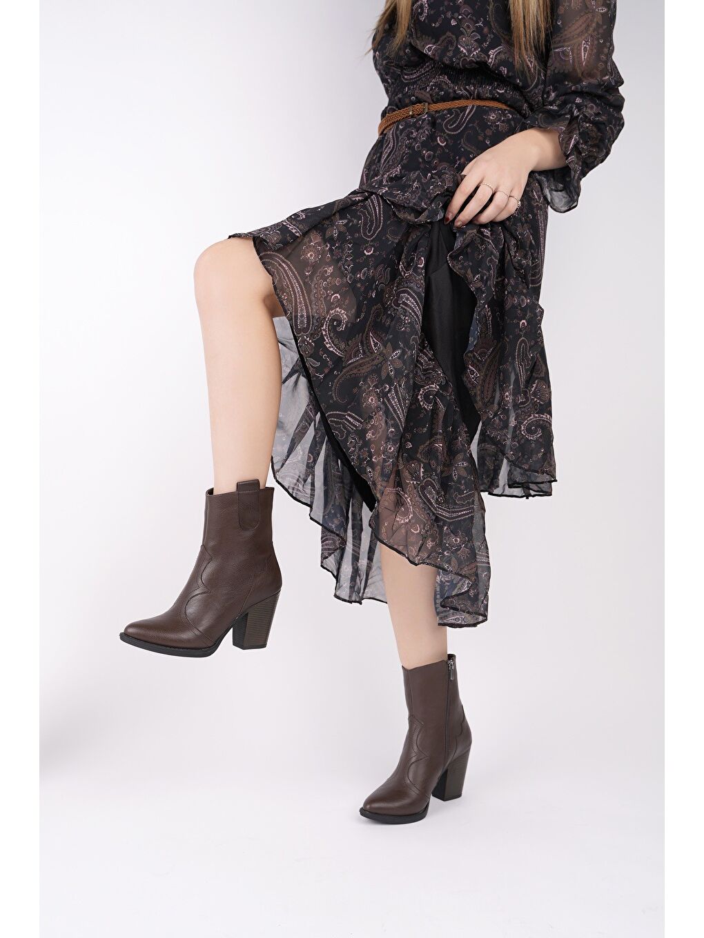 Kahverengi WESTON Sivri Burun Dikiş Detaylı Fermuarlı Kalın Topuklu Kovboy Kadın Bot-4