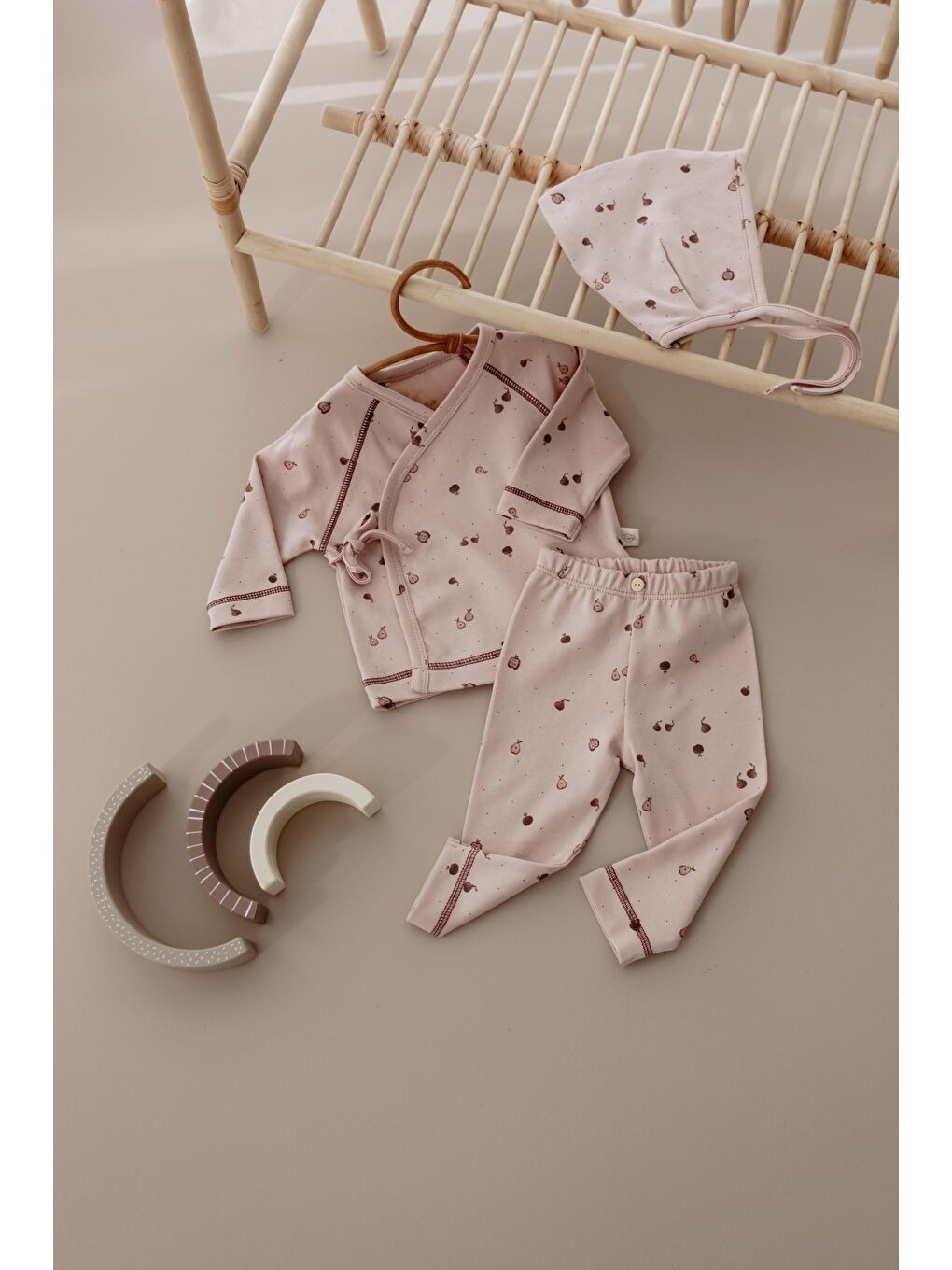 Bej Armut Baskılı Pure Hug Serisi Kruvaze 3'lü Takım