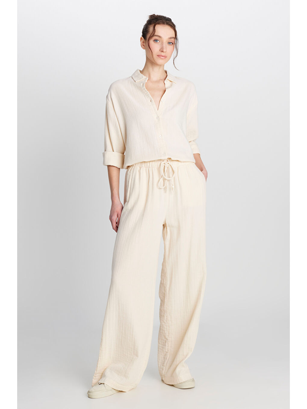 %100 Pamuk Regular Fit Normal Kesim Geniş Paça Ekru Müslin Desenli Pantolon