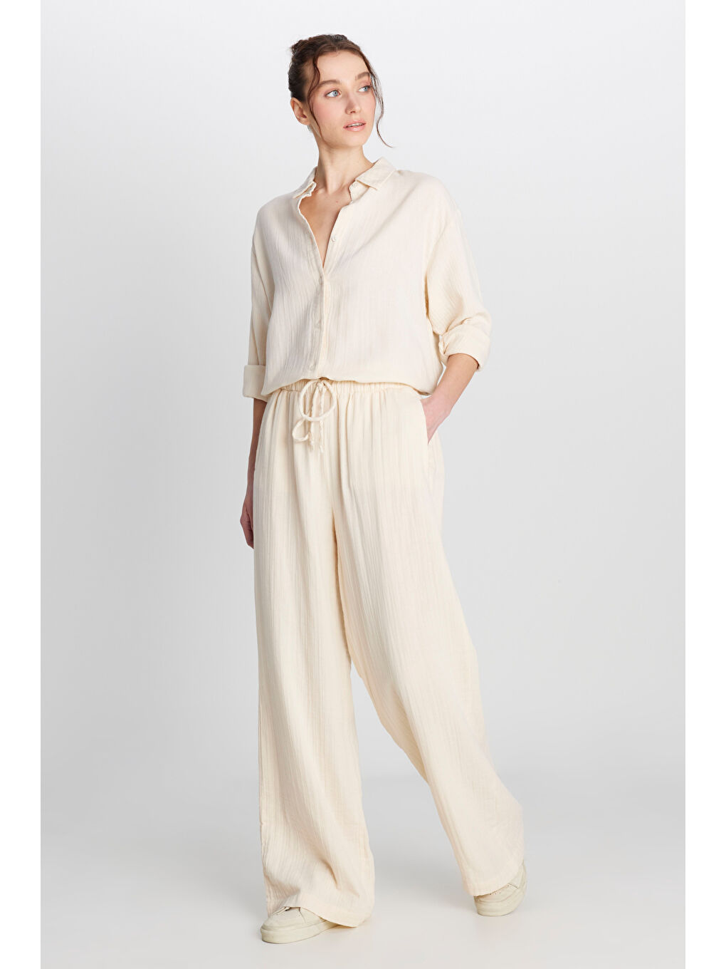 %100 Pamuk Regular Fit Normal Kesim Geniş Paça Ekru Müslin Desenli Pantolon-1