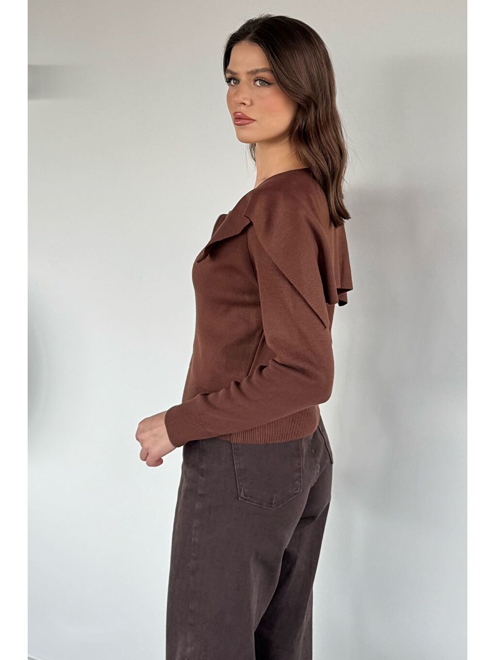 Kahverengi Kadın Bebe Yaka Fermuarlı Triko Bluz-1