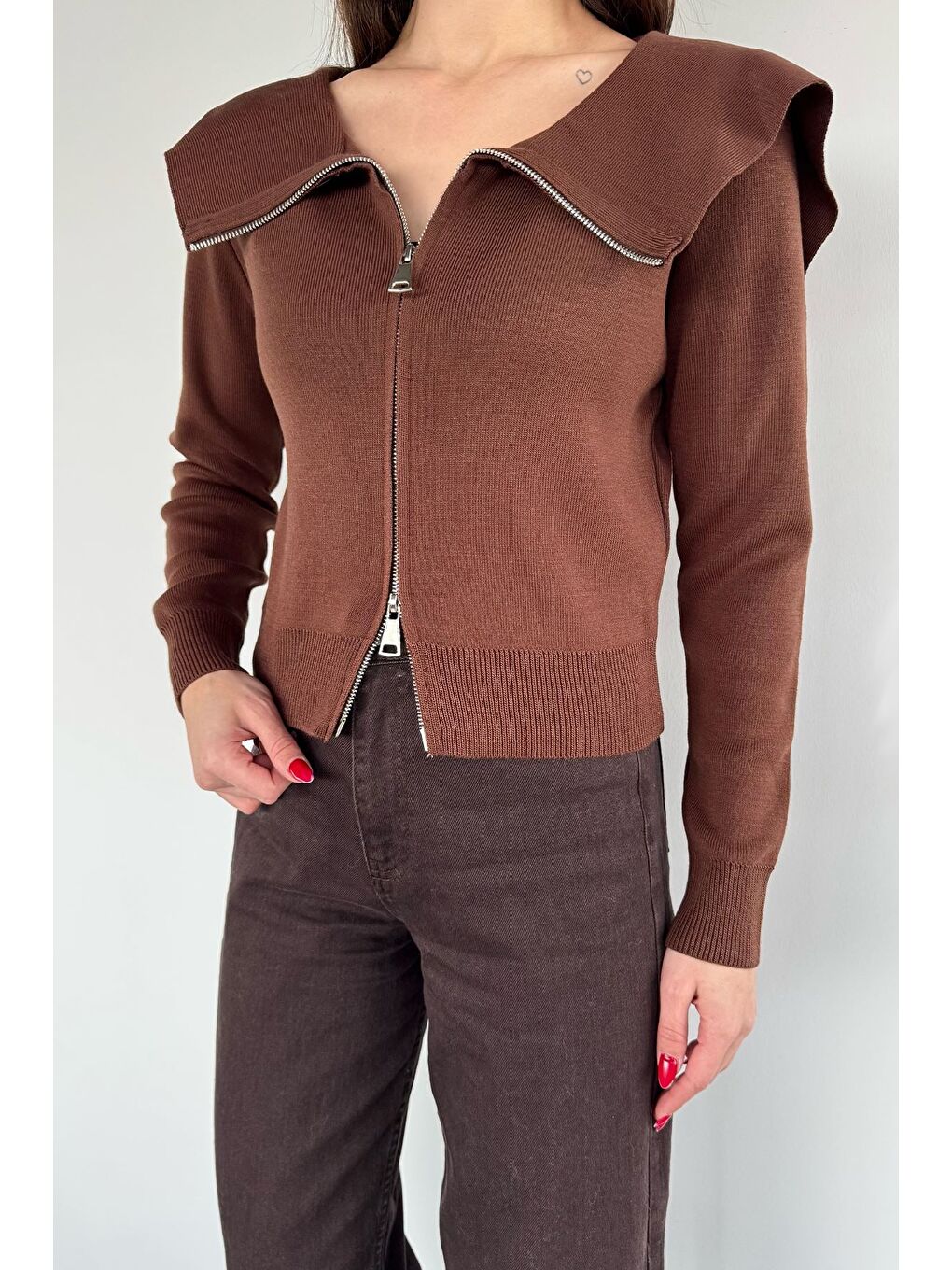 Kahverengi Kadın Bebe Yaka Fermuarlı Triko Bluz-2