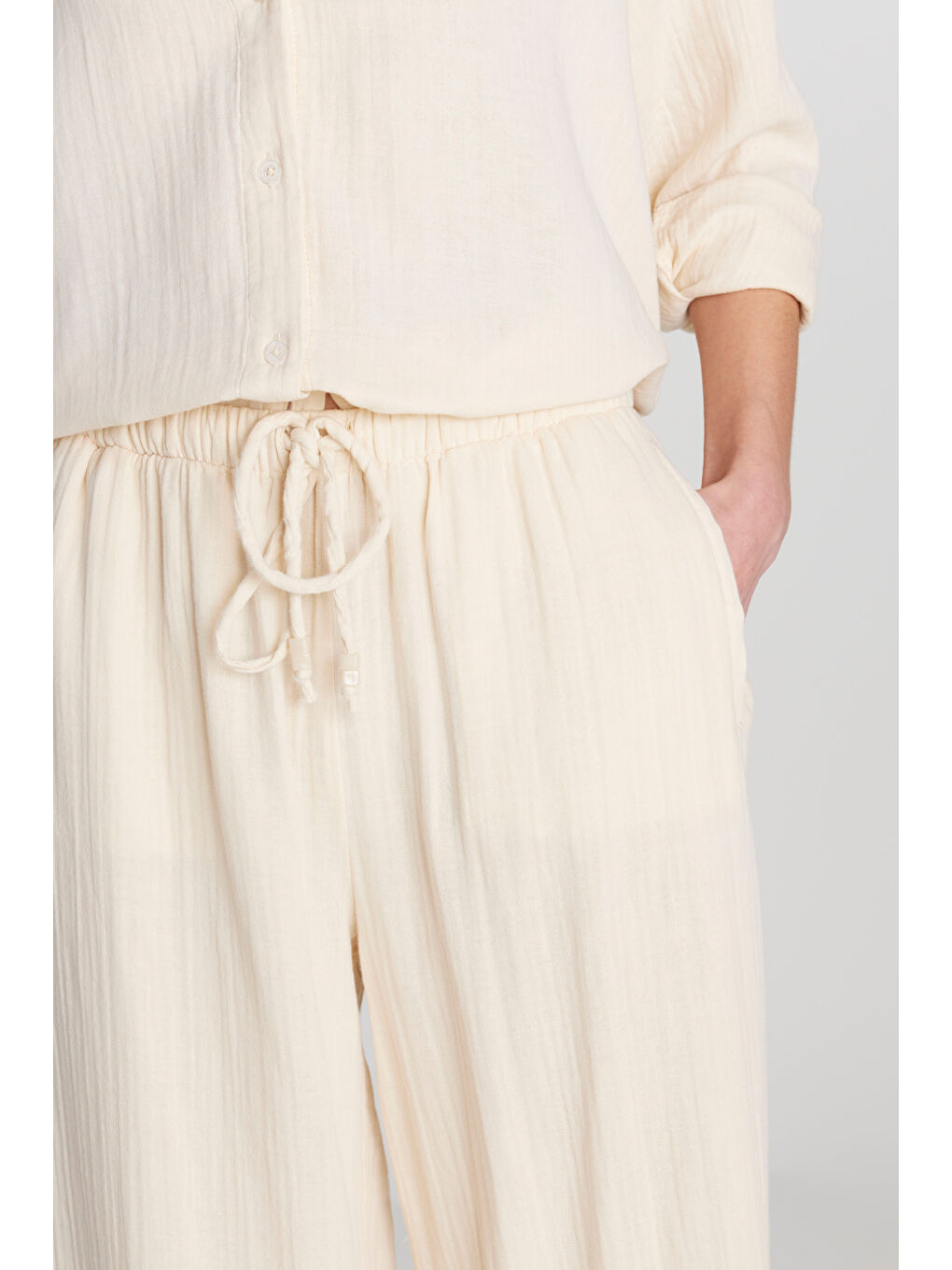 %100 Pamuk Regular Fit Normal Kesim Geniş Paça Ekru Müslin Desenli Pantolon-4