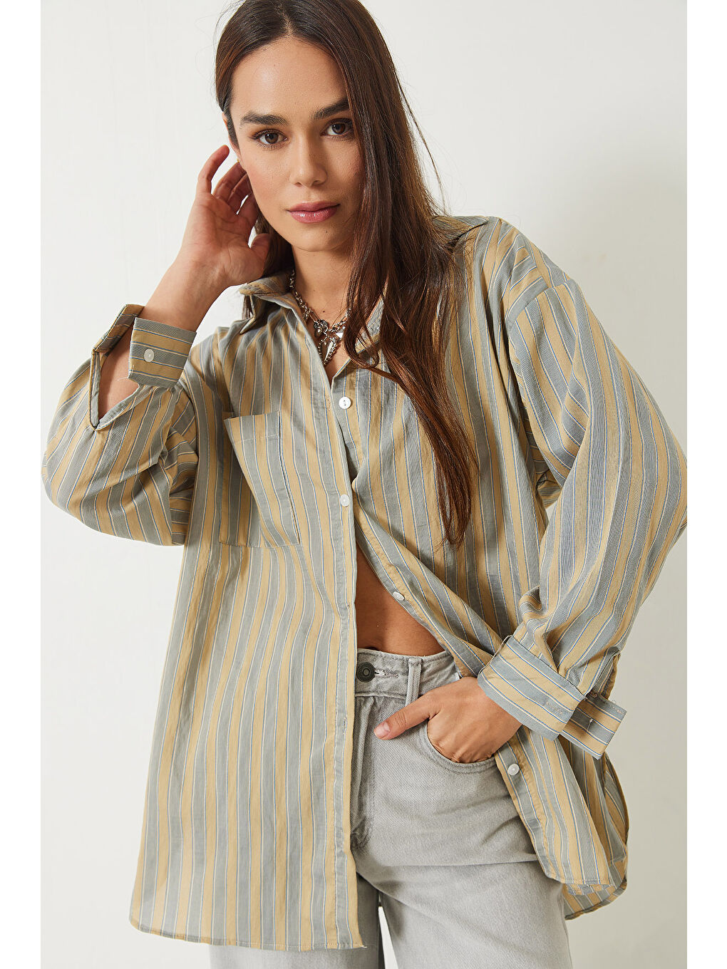 Gri Kadın Tek Cep Detaylı Çizgili Oversize Gömlek
