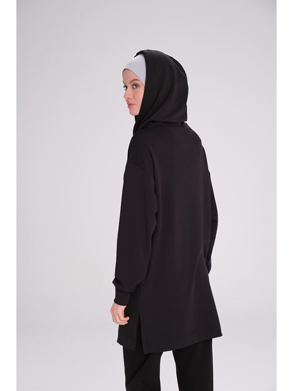 Yumuşak Dokulu Kapüşonlu Siyah Basic Günlük Sweatshirt Act 13-2