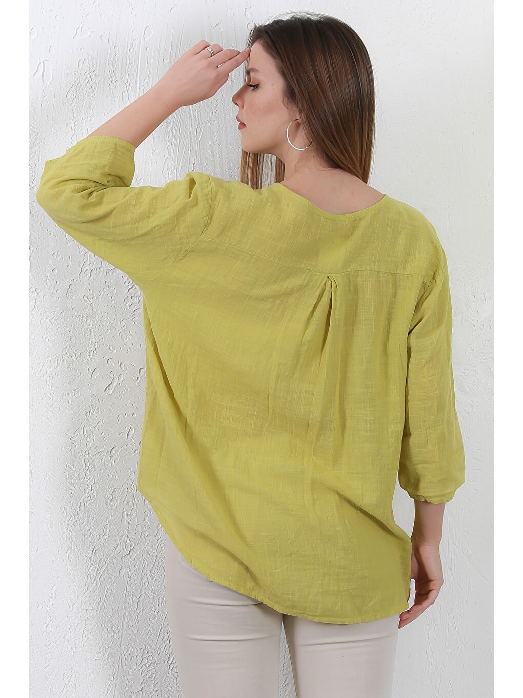 Kahverengi İtalyan Sütlü Kahve Patlı Yaka 3/4 Kol Düğmeli Casual Keten Karışımlı Dokuma Bluz-7