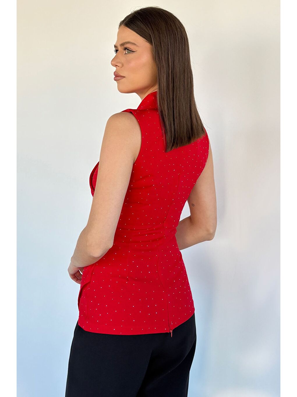 Kırmızı Kadın Kruvaze Yaka Taşlı Drapeli Asimetrik Kesim Bluz-3