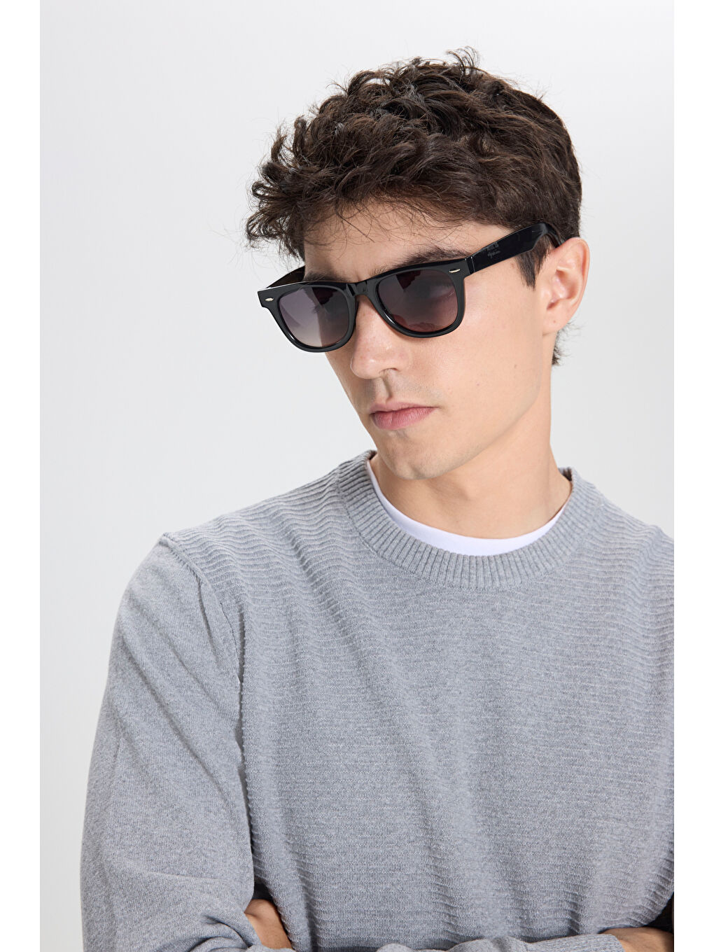 Erkek Gri Melanj Pamuklu Standart Fit Normal Kesim Bisiklet Yaka Jakarlı Triko Kazak-3