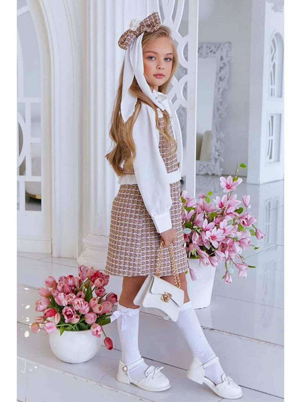 Kız Çocuk Göğsü ve Beli Fırfır Detaylı Boydan Düğmeli Kahverengi Şanel Elbise-2