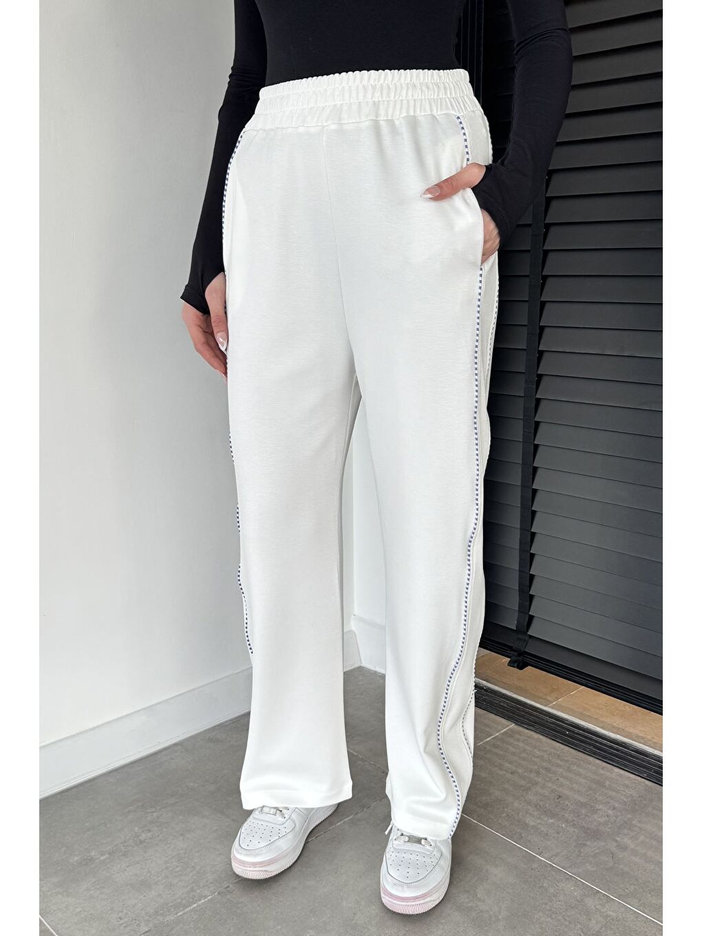 Ekru Kadın Bel Lastikli Yan Şerit Detaylı Pantolon-1