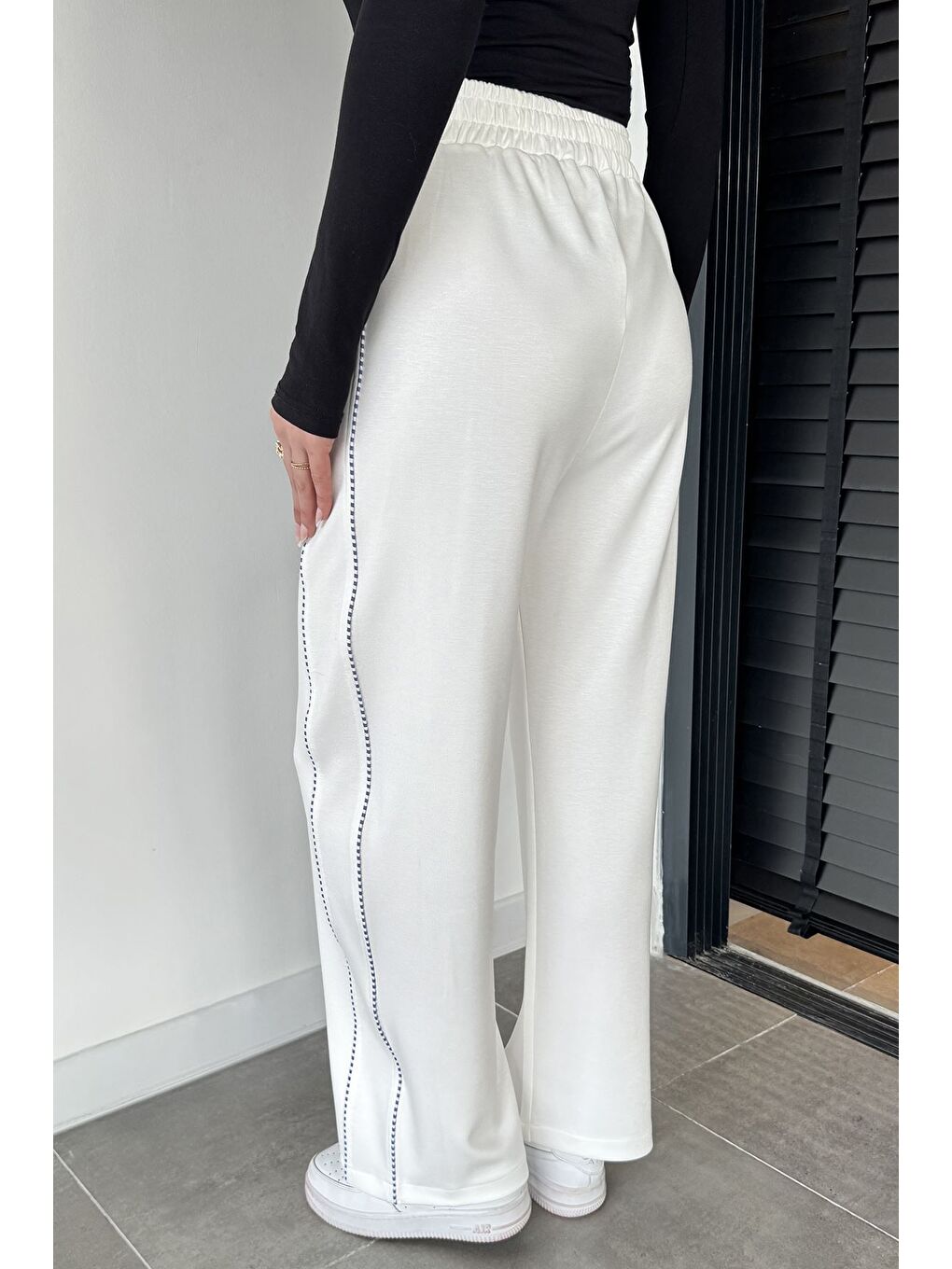 Ekru Kadın Bel Lastikli Yan Şerit Detaylı Pantolon-2