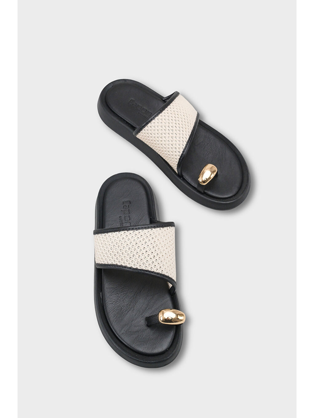 Siyah Selie Yuvarlak Burunlu Tek Parmaklı Metal Aksesuarlı Kadın Terlik-5