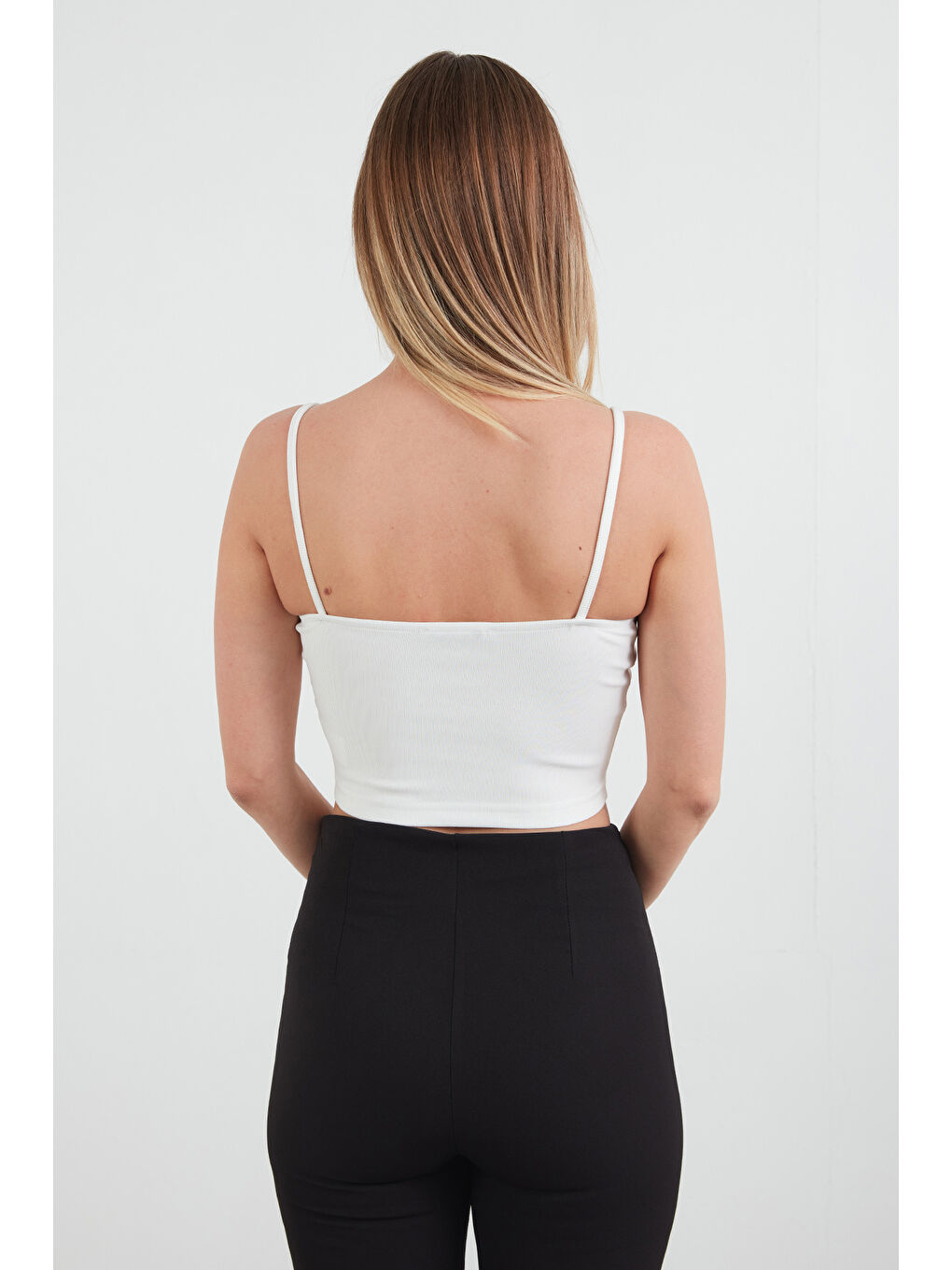 Beyaz Taş İşlemeli Askılı Crop-3