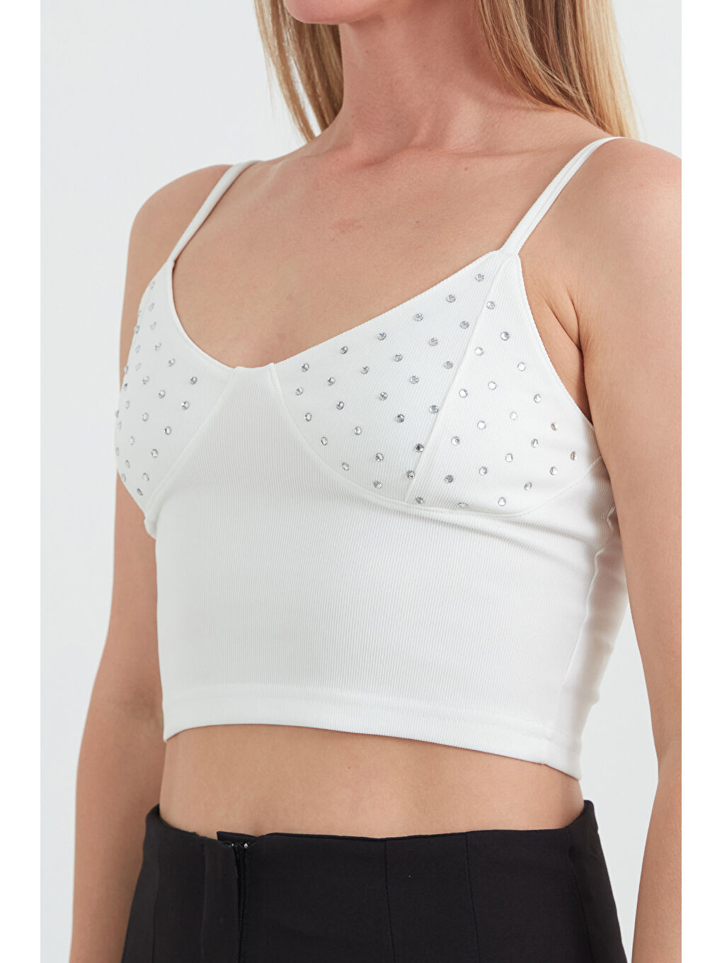 Beyaz Taş İşlemeli Askılı Crop-4