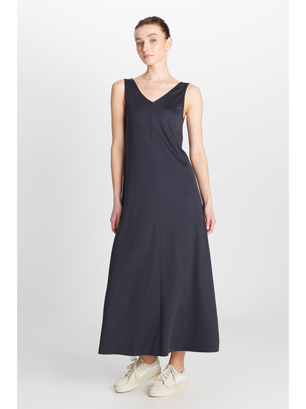 Regular Fit Normal Kesim V Yaka Siyah Midi Elbise-1