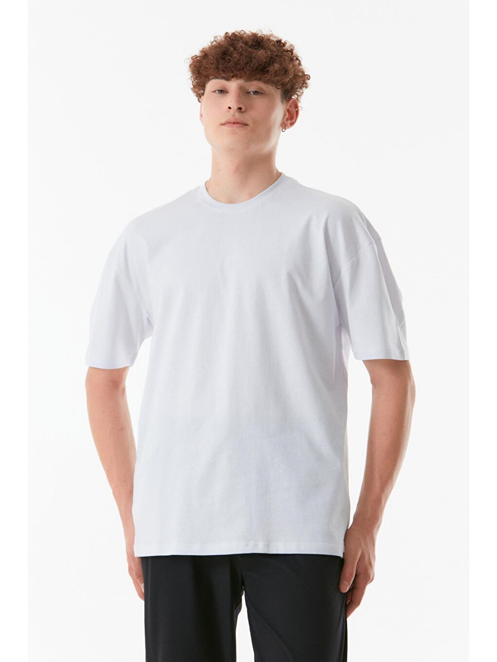 Beyaz Basic Bisiklet Yaka %100 Pamuk Tişört