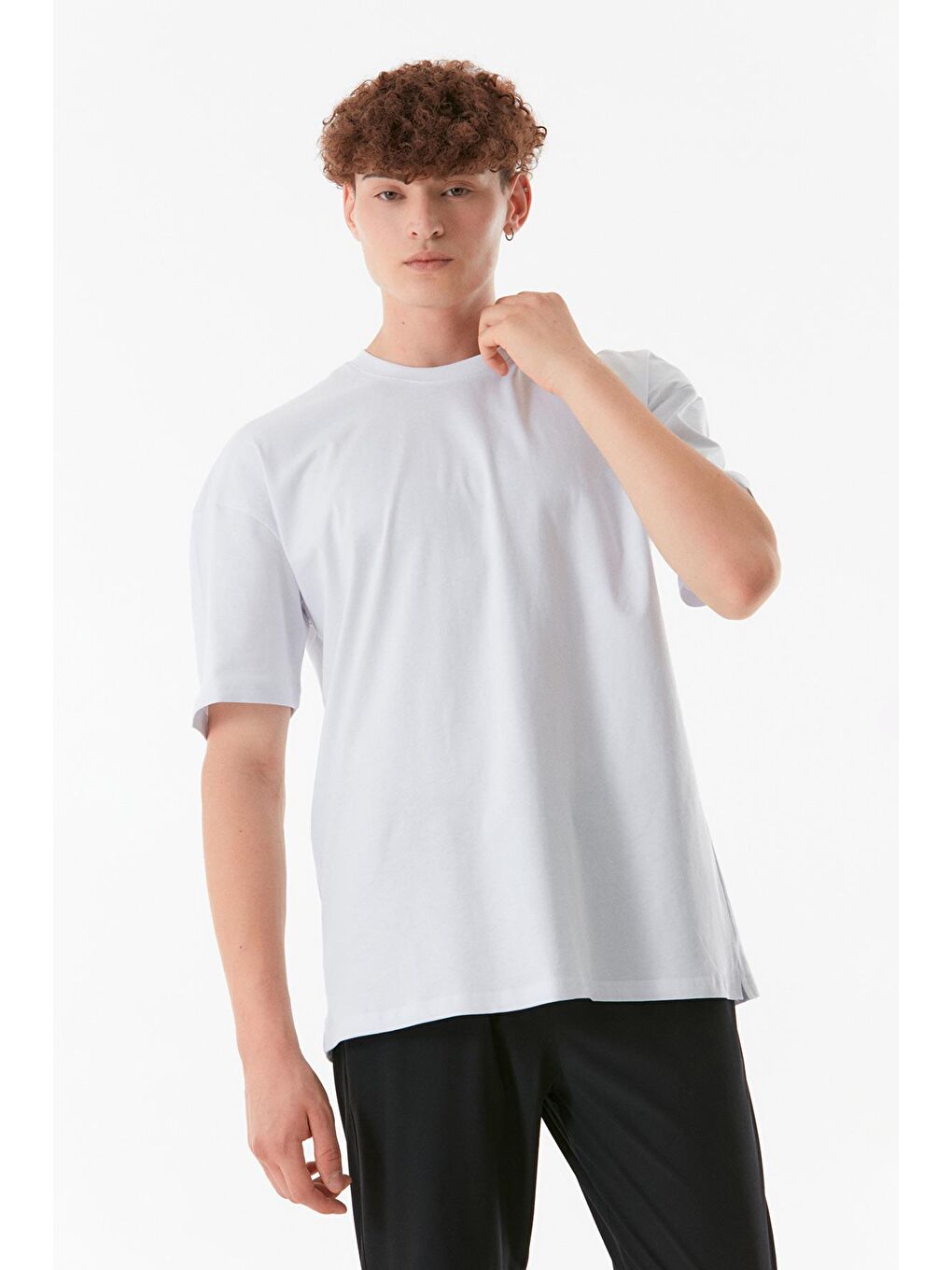 Beyaz Basic Bisiklet Yaka %100 Pamuk Tişört-1