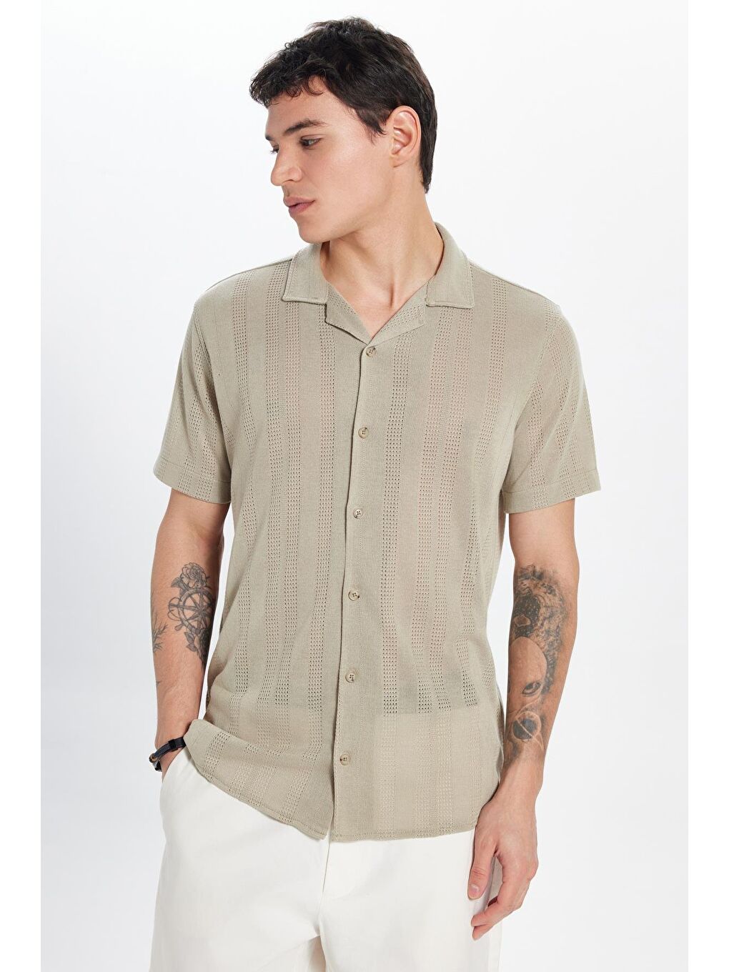 Erkek Slim Fit Örme Kumaş Apaş Yaka Rahat Kullanım Kısa Kol Bej Gömlek-1