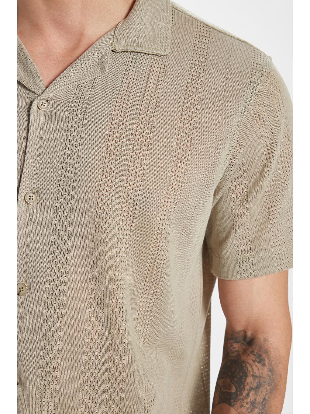 Erkek Slim Fit Örme Kumaş Apaş Yaka Rahat Kullanım Kısa Kol Bej Gömlek-2
