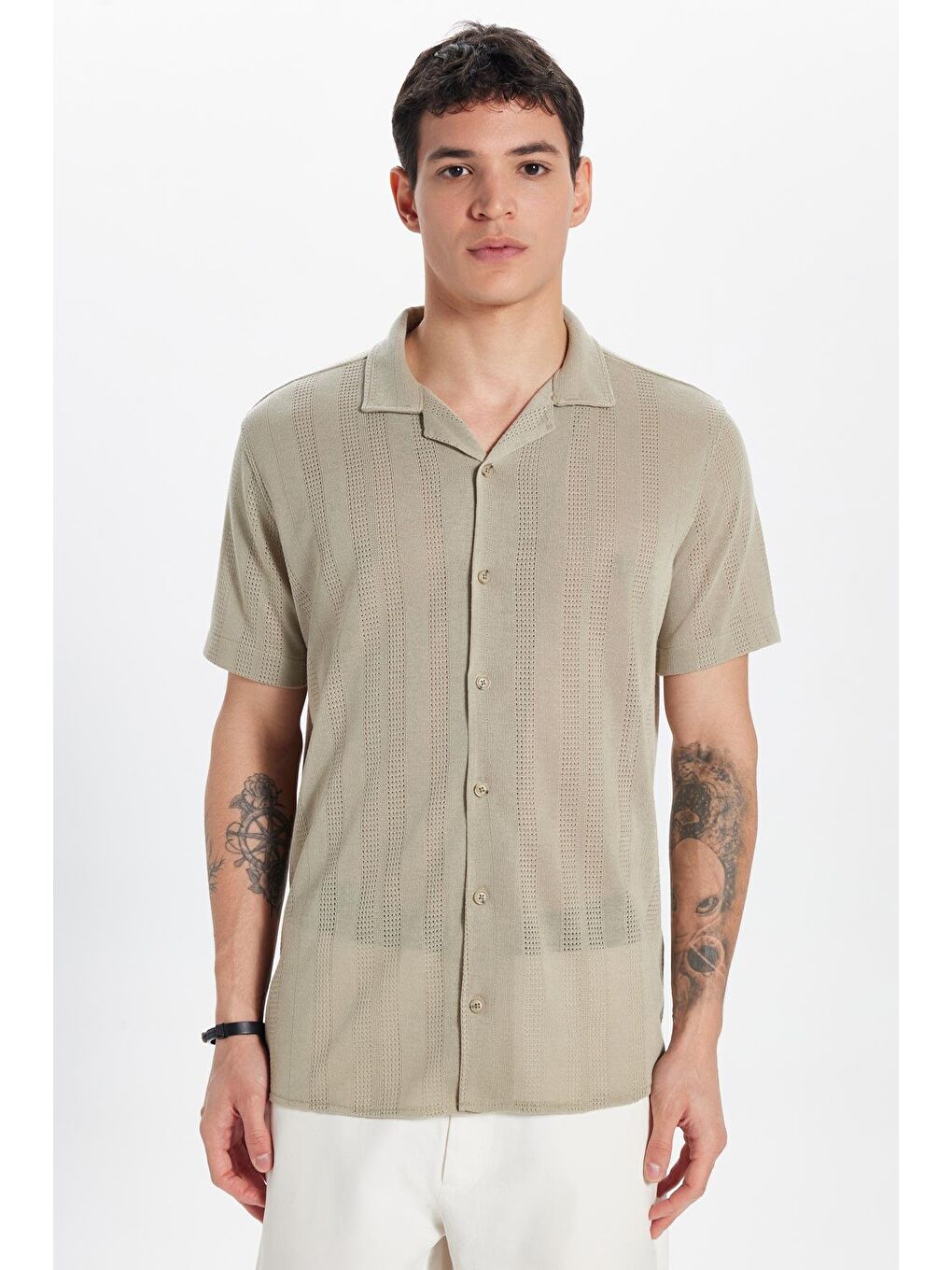 Erkek Slim Fit Örme Kumaş Apaş Yaka Rahat Kullanım Kısa Kol Bej Gömlek-3