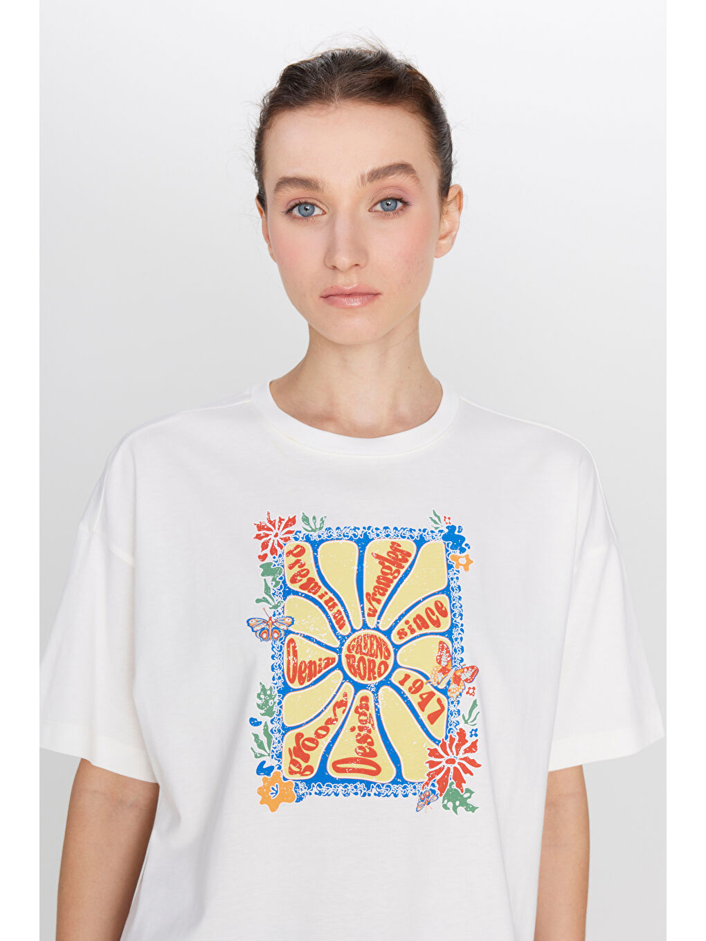 Loose Fit Rahat Kesim Bisiklet Yaka %100 Pamuk Kırık Beyaz Tişört-3