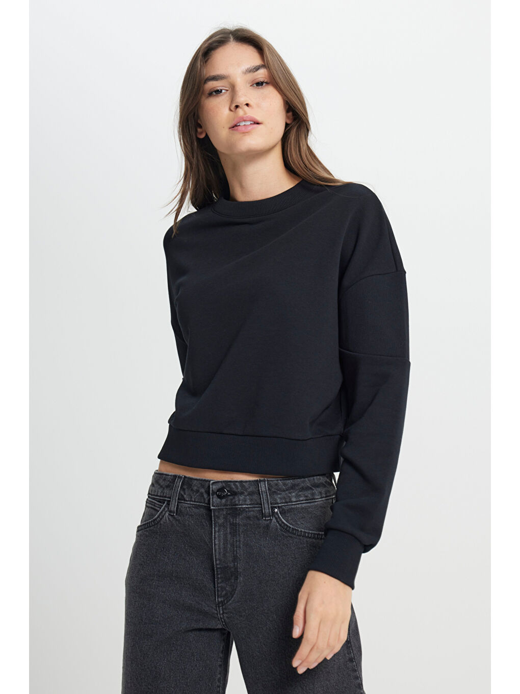 Siyah Relaxed Fit Geniş Kesim Bisiket Yaka Antrasit Sweatshirt