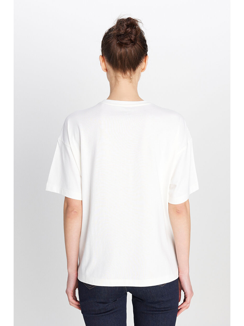 Loose Fit Rahat Kesim Bisiklet Yaka %100 Pamuk Kırık Beyaz Tişört-4