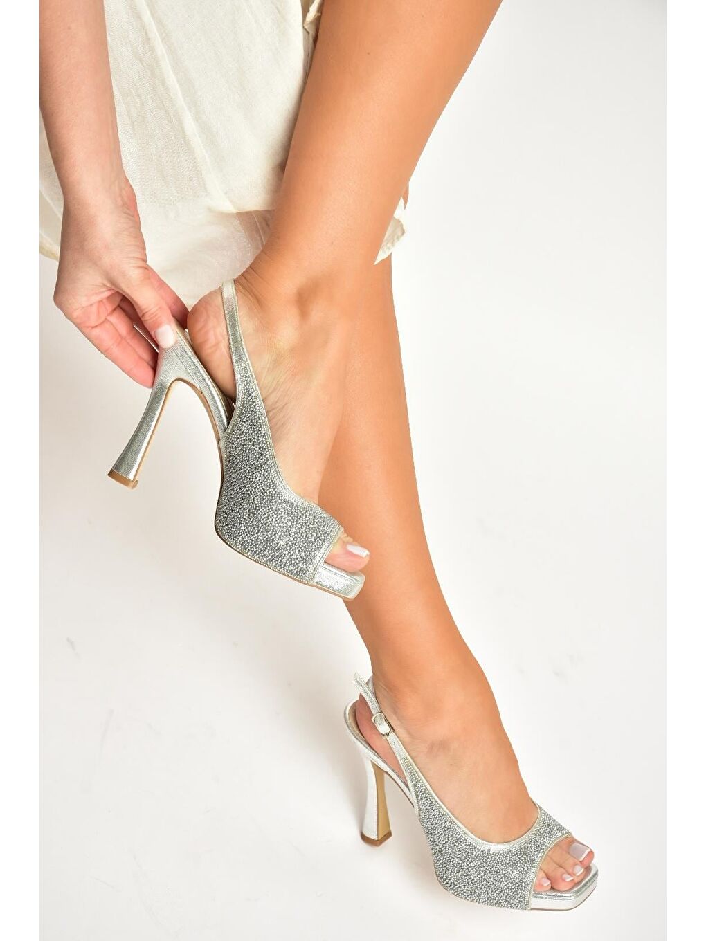 Gri Gümüş Kadın Topuklu Ayakkabı Y569925214-3
