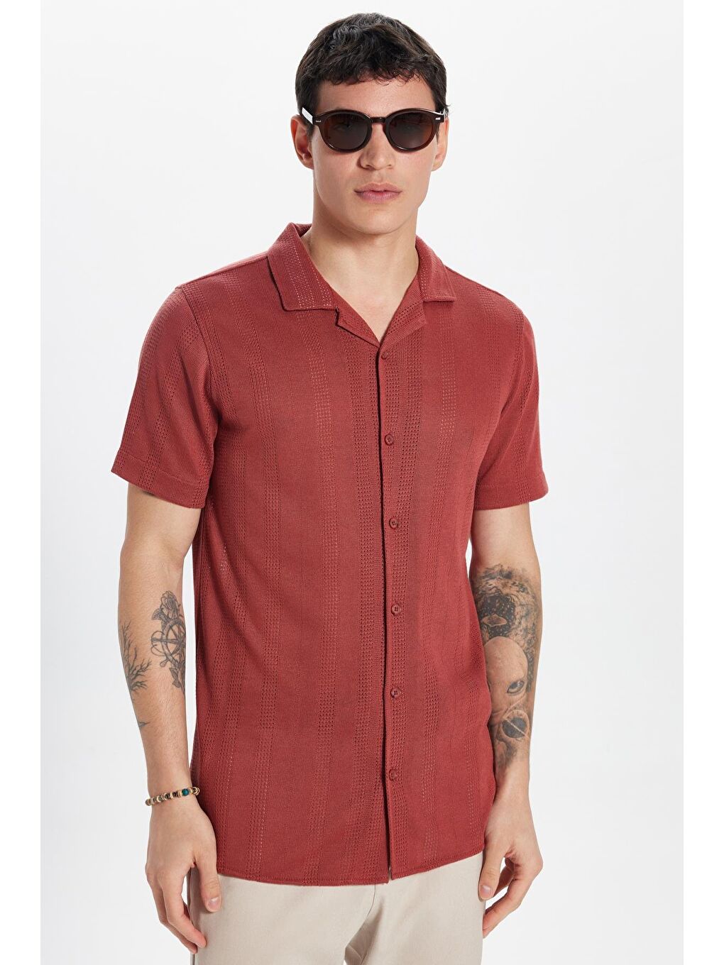 Kahverengi Erkek Slim Fit Örme Kumaş Apaş Yaka Rahat Kullanım Kısa Kol Kiremit Gömlek-1