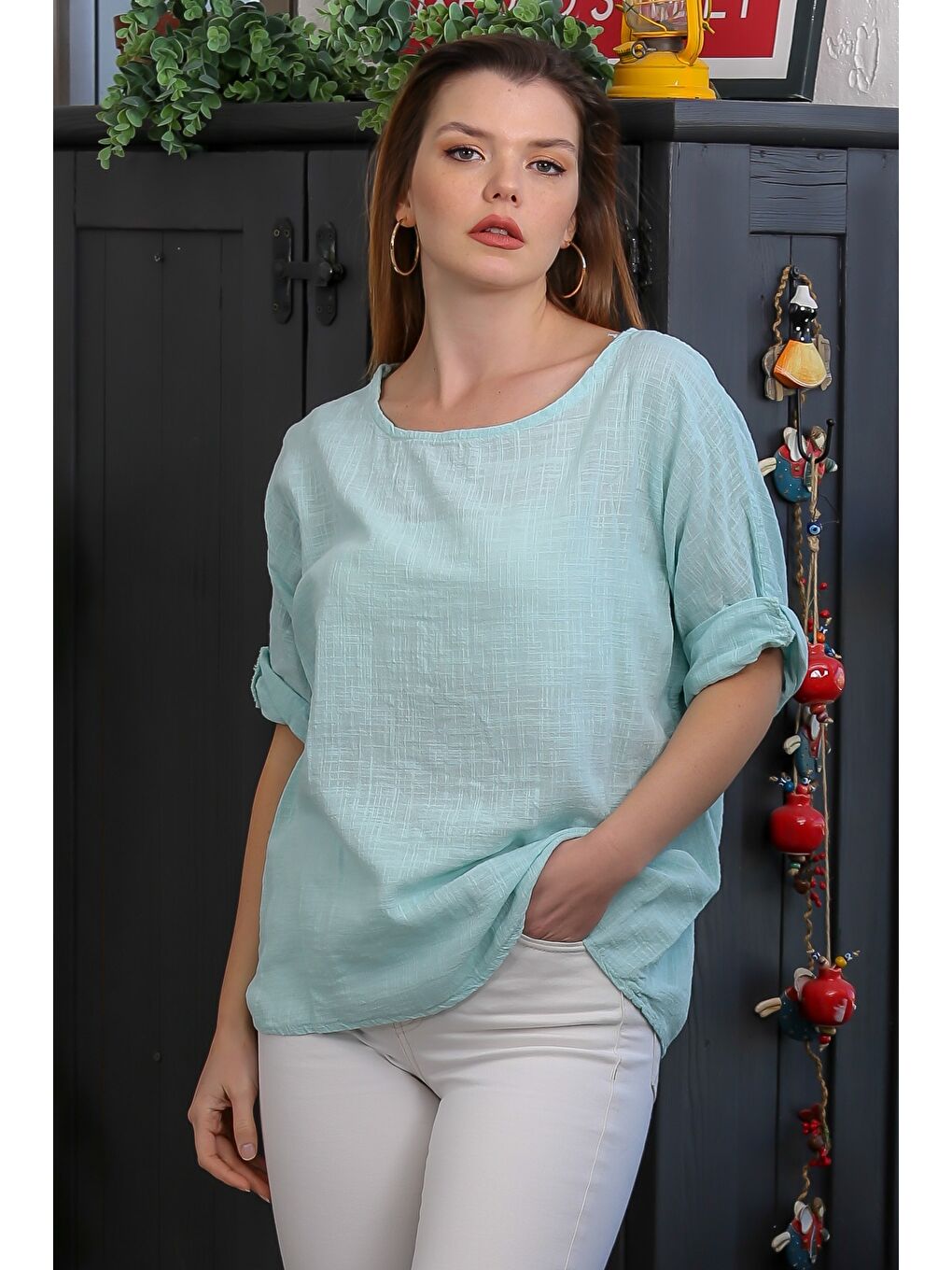 İtalyan Açık Turkuaz Havuz Yaka 3/4 Kol Casual Keten Karışımlı Dokuma Bluz-1
