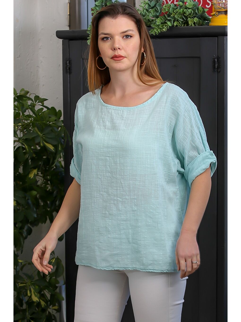 İtalyan Açık Turkuaz Havuz Yaka 3/4 Kol Casual Keten Karışımlı Dokuma Bluz-2
