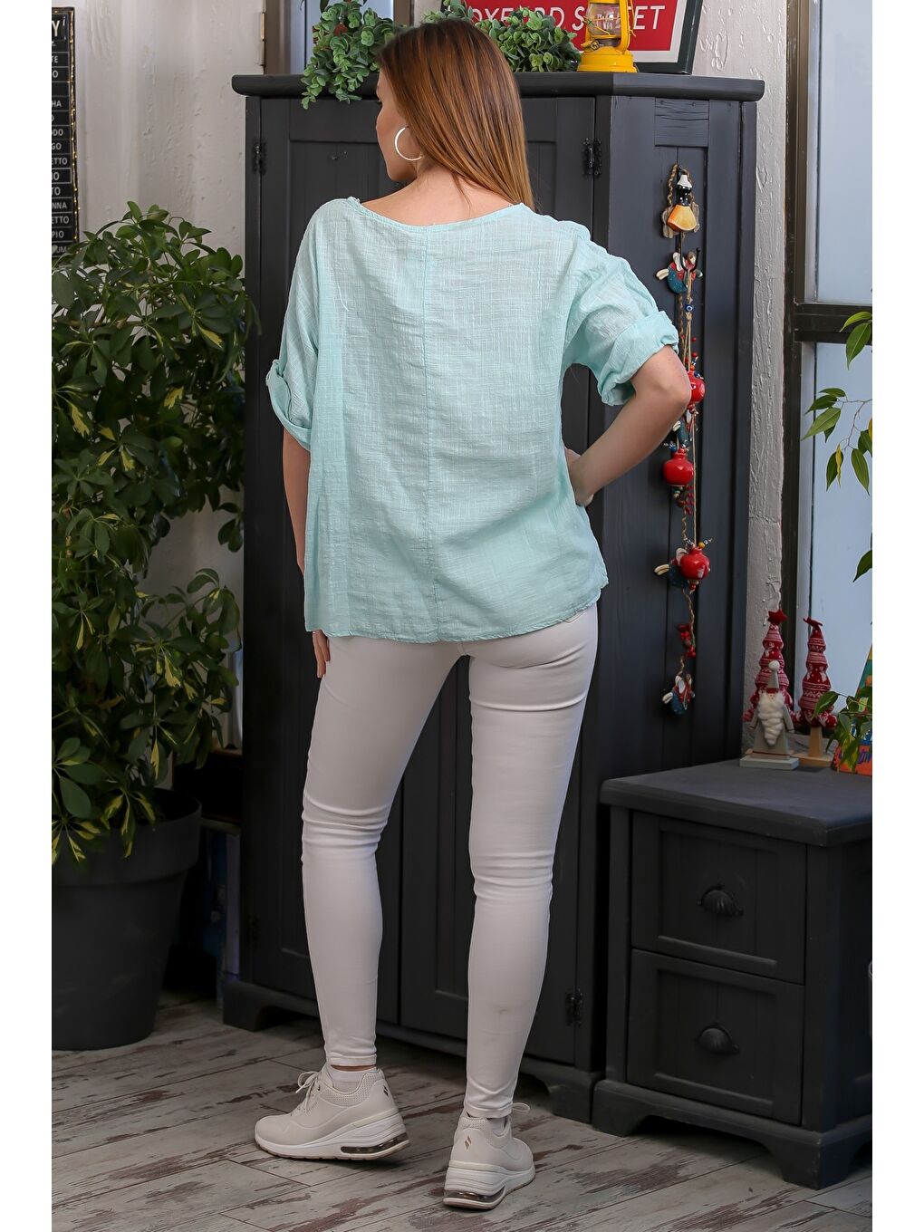 İtalyan Açık Turkuaz Havuz Yaka 3/4 Kol Casual Keten Karışımlı Dokuma Bluz-3