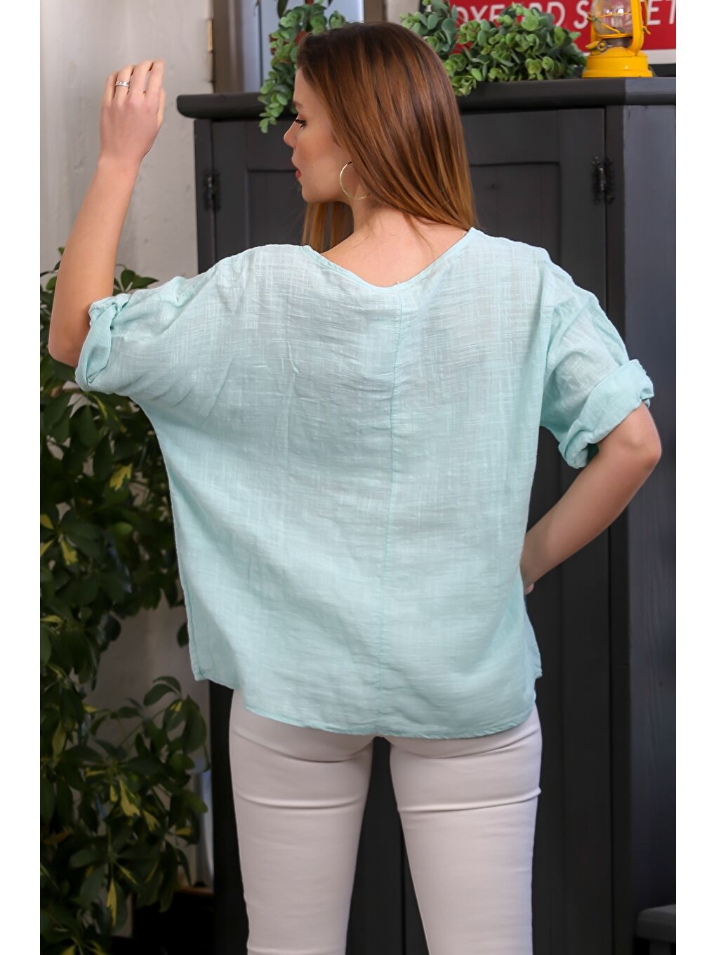 İtalyan Açık Turkuaz Havuz Yaka 3/4 Kol Casual Keten Karışımlı Dokuma Bluz-5