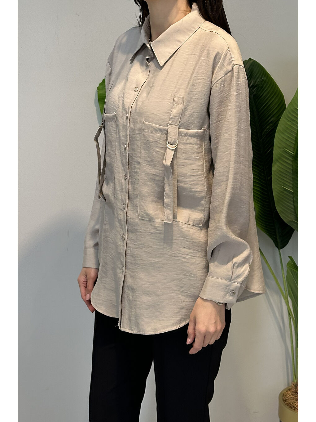 Bej Önden İki Cepli Toka Detaylı Gömlek 191 Taş-2